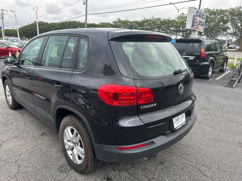 Used 2013 Volkswagen Tiguan S image 5