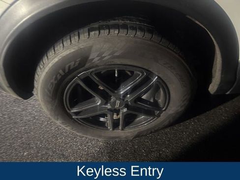 Used 2020 Nissan Rogue Sport S image 13