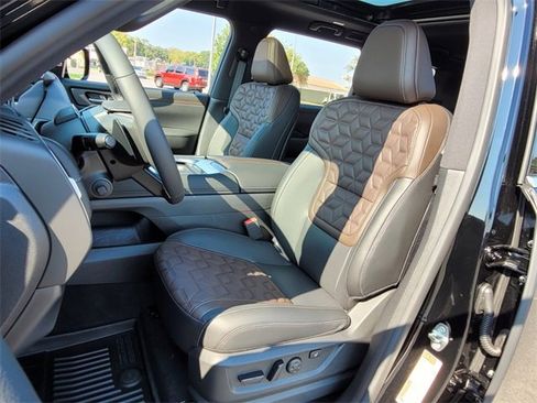 New 2026 Nissan Armada Platinum Reserve image 8