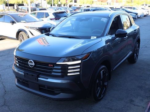 New 2026 Nissan Kicks SR image 8