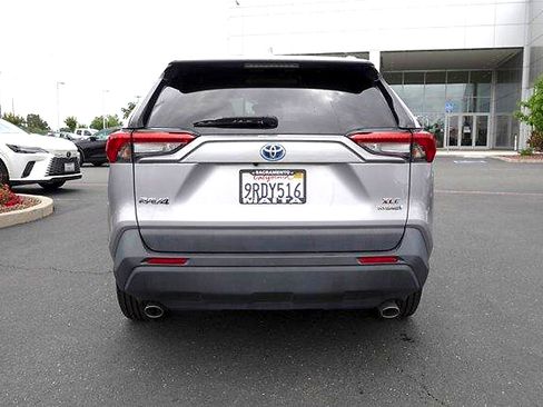 Certified 2021 Toyota RAV4 XLE w/ Convenience Package AWD/4WD image 6