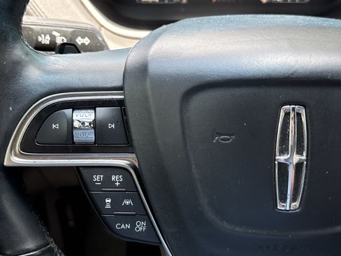 Used 2019 Lincoln Nautilus Reserve FWD image 15