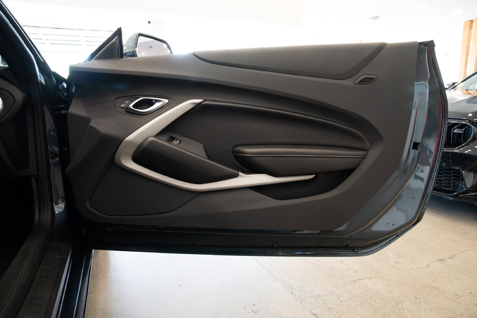 Used 2023 Chevrolet Camaro LT RWD image 18