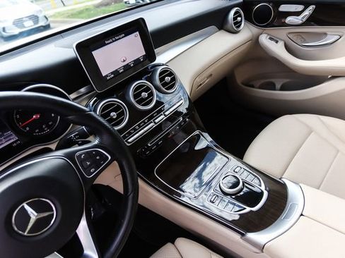 Used 2017 Mercedes-Benz GLC 300 4MATIC image 26
