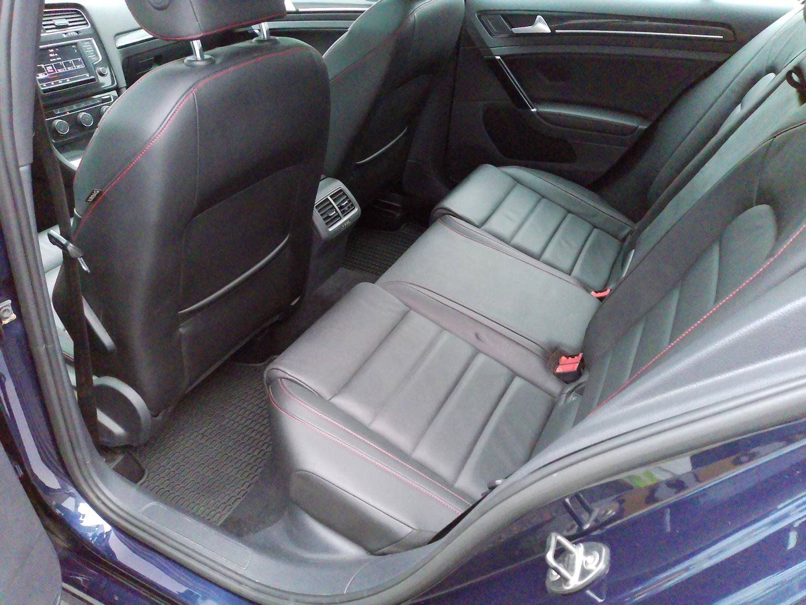 Used 2017 Volkswagen Golf 4-Door FWD image 22