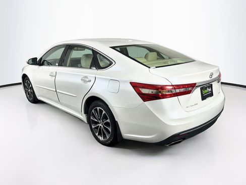 Used 2017 Toyota Avalon XLE Premium FWD image 5