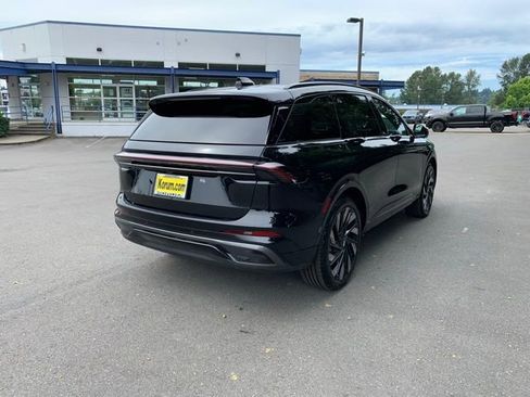 New 2025 Lincoln Nautilus Reserve image 8