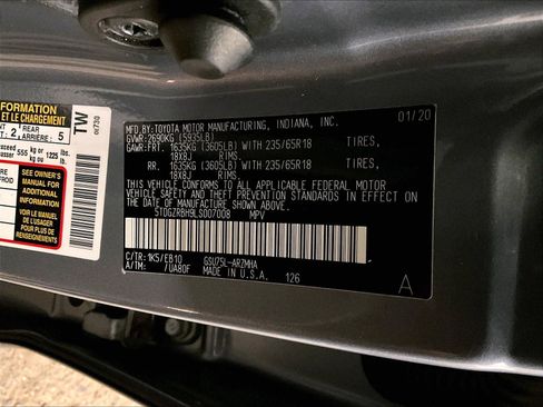 Used 2020 Toyota Highlander XLE AWD/4WD image 34