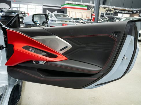 Used 2023 Chevrolet Corvette Z06 w/ Z07 Performance Package image 31