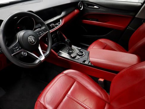 Used 2019 Alfa Romeo Stelvio AWD image 25
