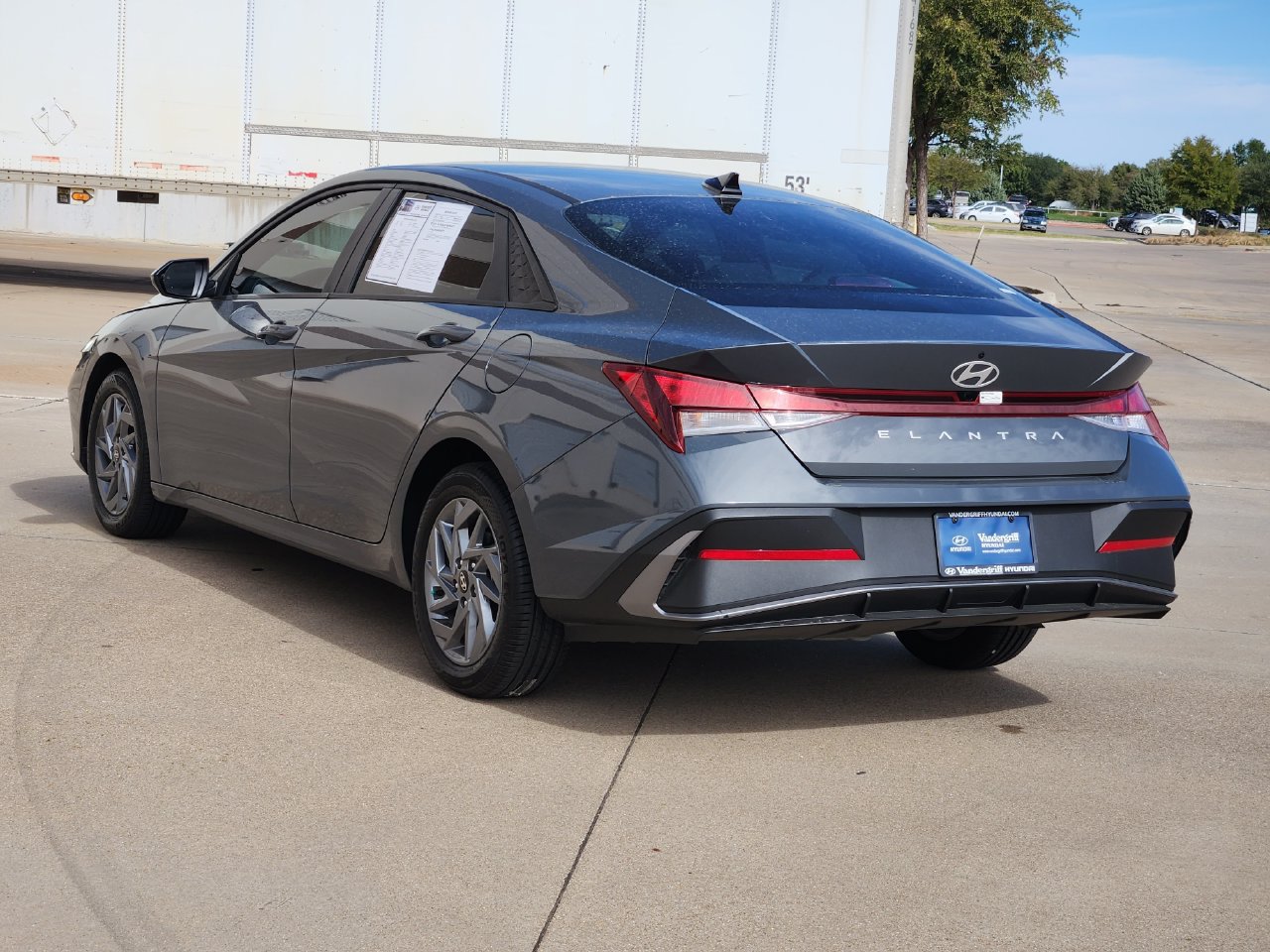 Used 2024 Hyundai Elantra SEL FWD image 3