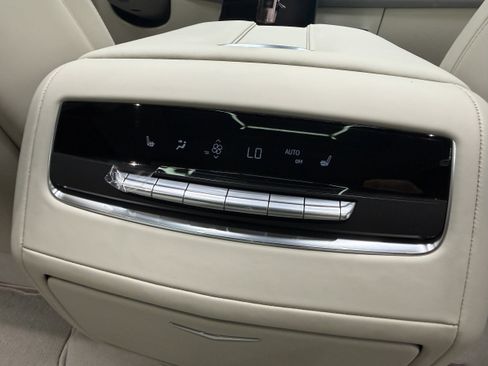 Used 2026 Cadillac Escalade ESV Platinum Sport w/ LPO, ONYX Package AWD/4WD image 35