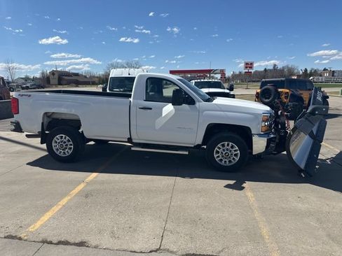 Used 2017 Chevrolet Silverado 2500 W/T AWD/4WD image 2