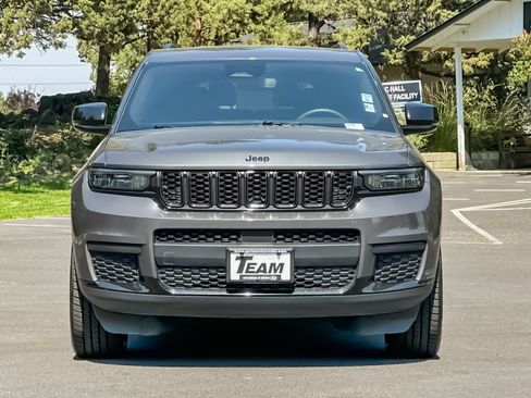Used 2023 Jeep Grand Cherokee L Laredo AWD/4WD image 10