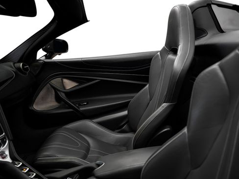 Used 2020 McLaren 720S Spider RWD image 51