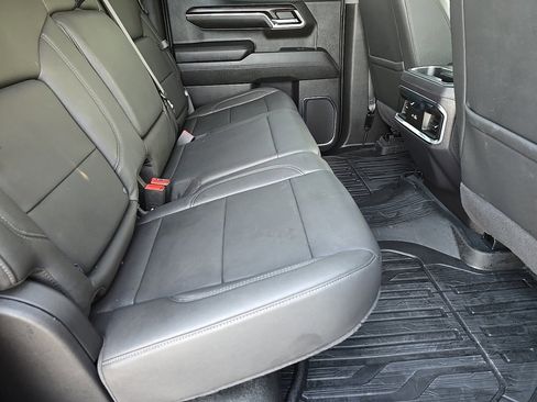 Used 2024 GMC Sierra 1500 SLT w/ SLT Premium Package image 33