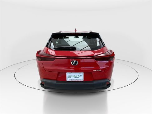Used 2022 Lexus UX 200 image 7