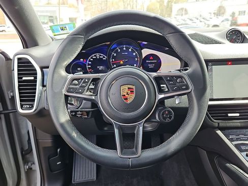 Used 2020 Porsche Cayenne image 22