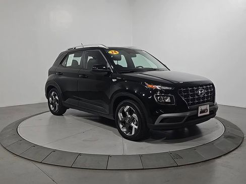 Used 2024 Hyundai Venue SEL image 8