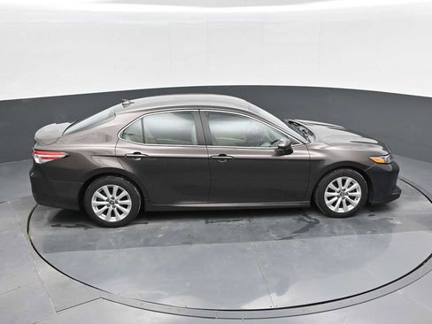 Used 2019 Toyota Camry LE image 23