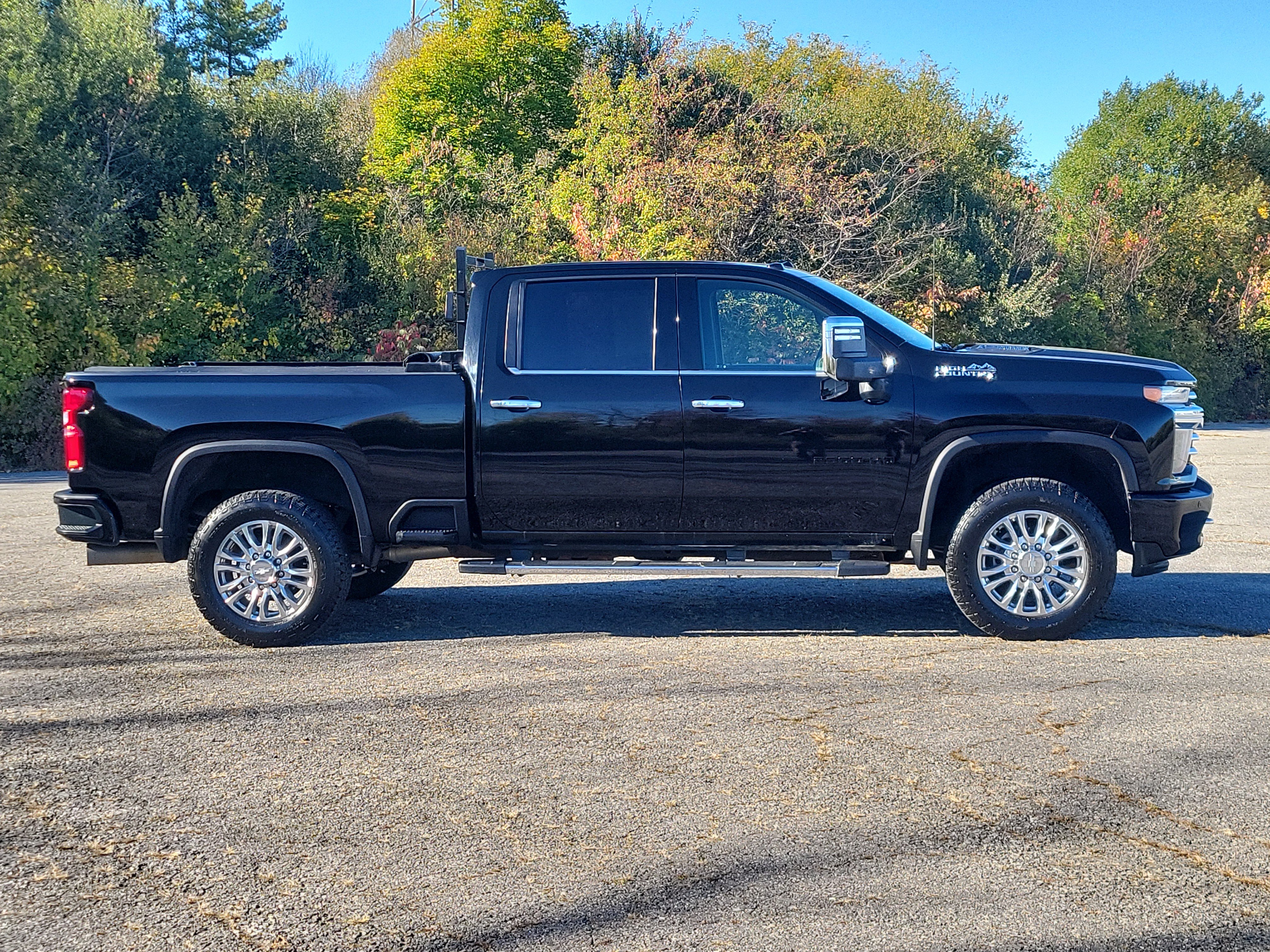 Used 2020 Chevrolet Silverado 2500 High Country w/ Technology Package AWD/4WD image 4