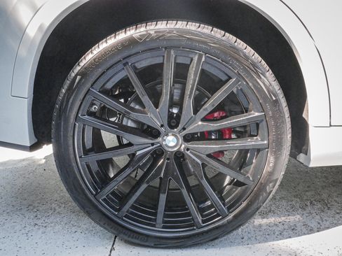 Used 2024 BMW X5 xDrive40i AWD/4WD image 13