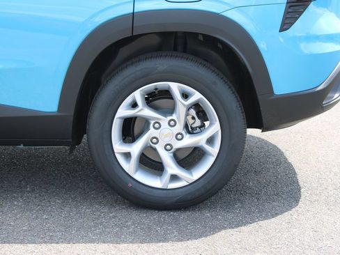 New 2026 Chevrolet Trax LS w/ LS Convenience Package FWD image 18