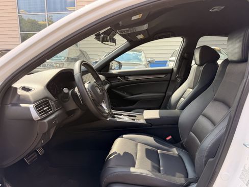 Used 2022 Honda Accord Sport image 12