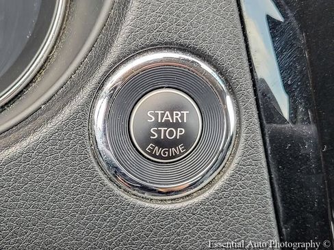 Used 2018 Nissan Rogue SL AWD/4WD image 18