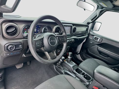 Used 2023 Jeep Wrangler Unlimited w/ Convenience Group image 7