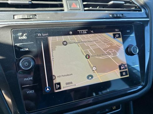 Used 2021 Volkswagen Tiguan SEL Premium R-Line image 23