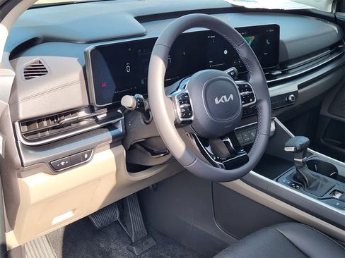 New 2026 Kia Carnival LXS image 2