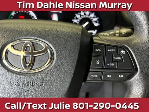 Used 2024 Toyota Sienna LE AWD/4WD image 25