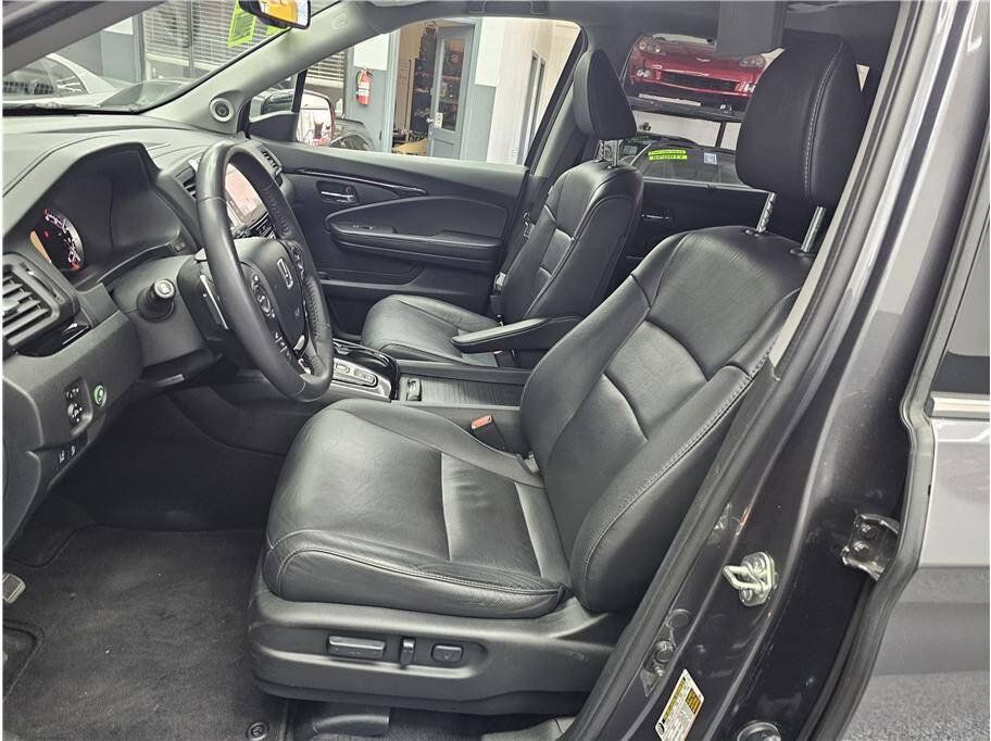 Used 2017 Honda Pilot Touring image 9