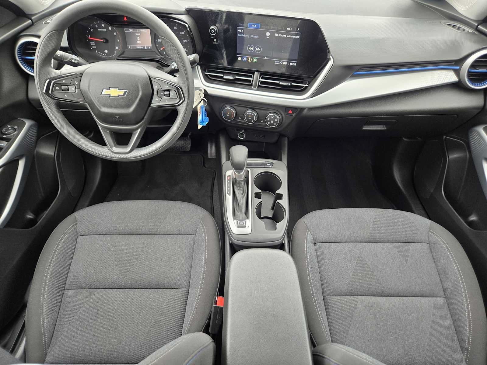 Used 2024 Chevrolet Trax LS w/ LS Convenience Package FWD image 24