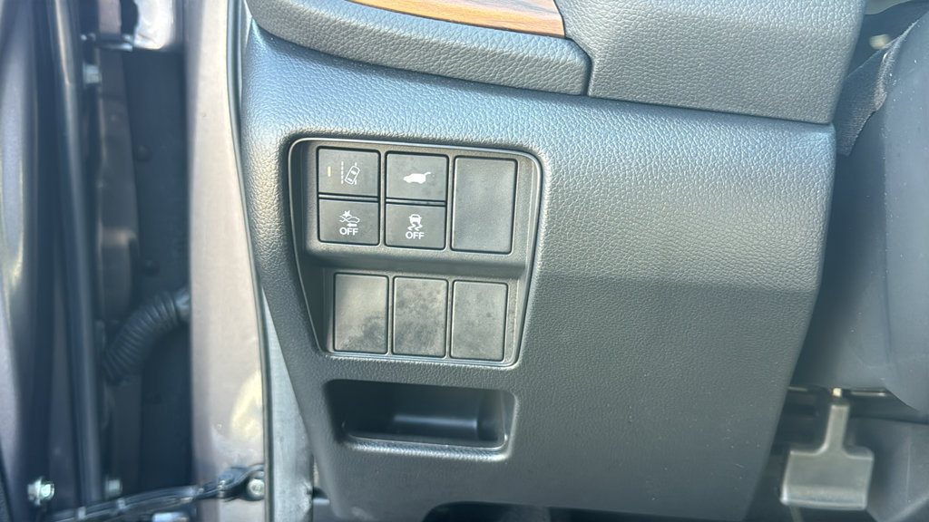 Used 2018 Honda CR-V Touring image 16