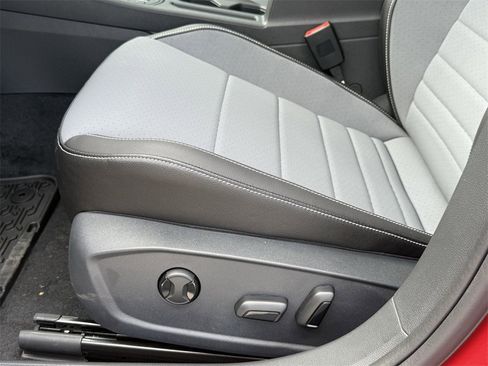 New 2026 Volkswagen Jetta SE image 13