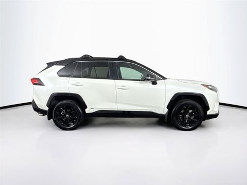 Used 2022 Toyota RAV4 XSE AWD/4WD image 10