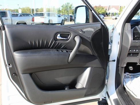 Used 2024 Nissan Armada SL w/ Midnight Edition Package image 8