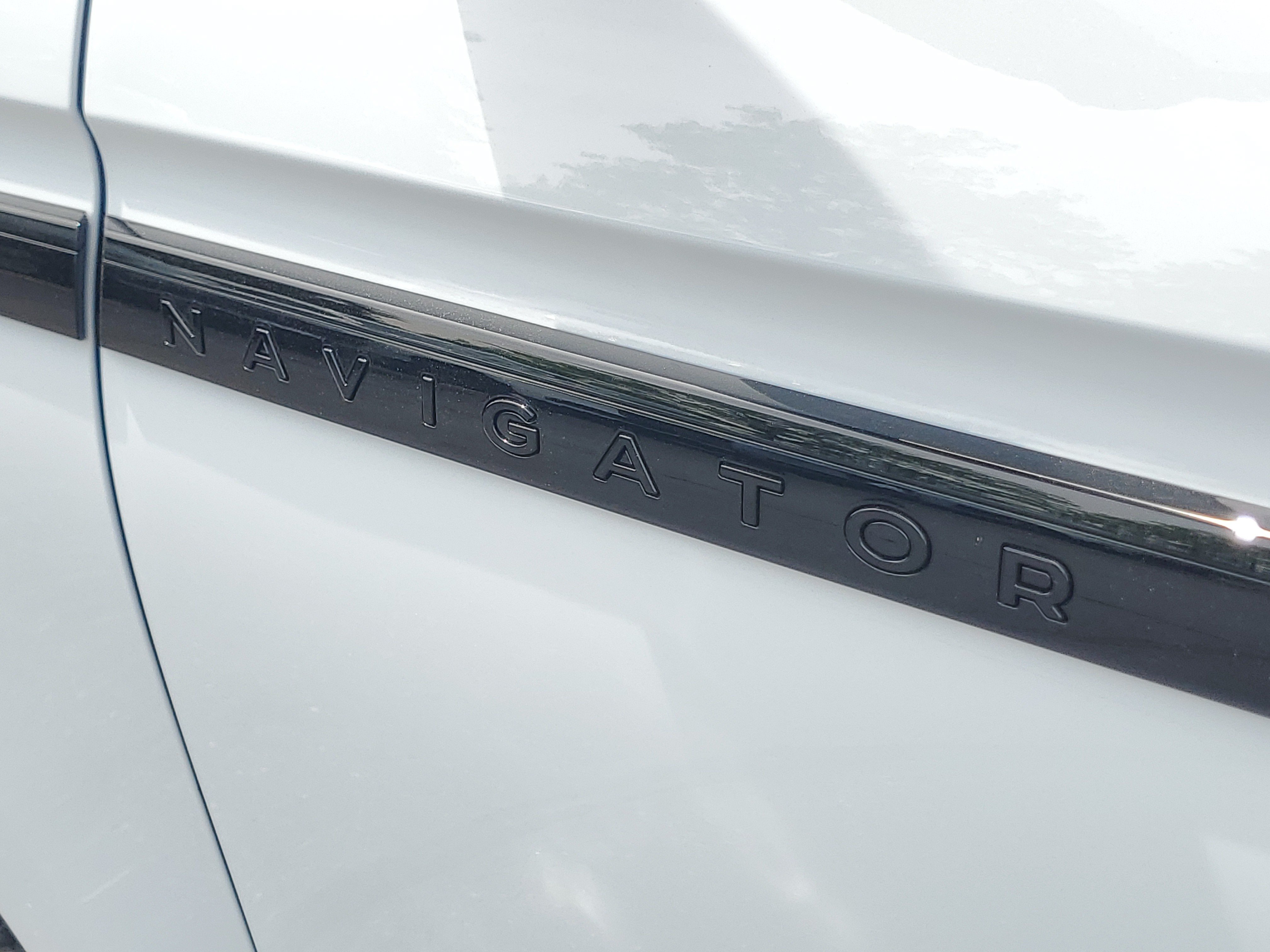 New 2026 Lincoln Navigator Reserve w/ Jet Appearance Package AWD/4WD image 7