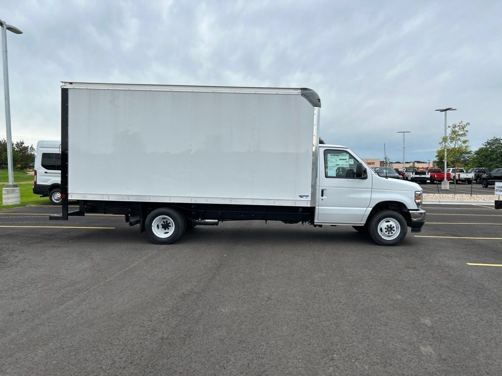 New 2027 Ford E-450 and Econoline 450 Super Duty w/ Power Equipment Group RWD image 5