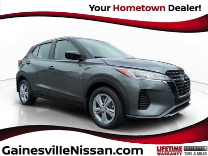 New 2025 Nissan Kicks S