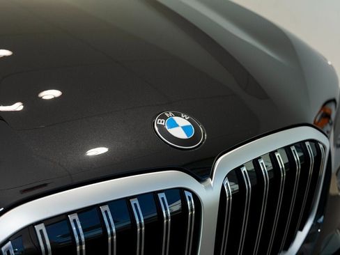 New 2026 BMW X7 xDrive40i w/ M Sport Package image 7