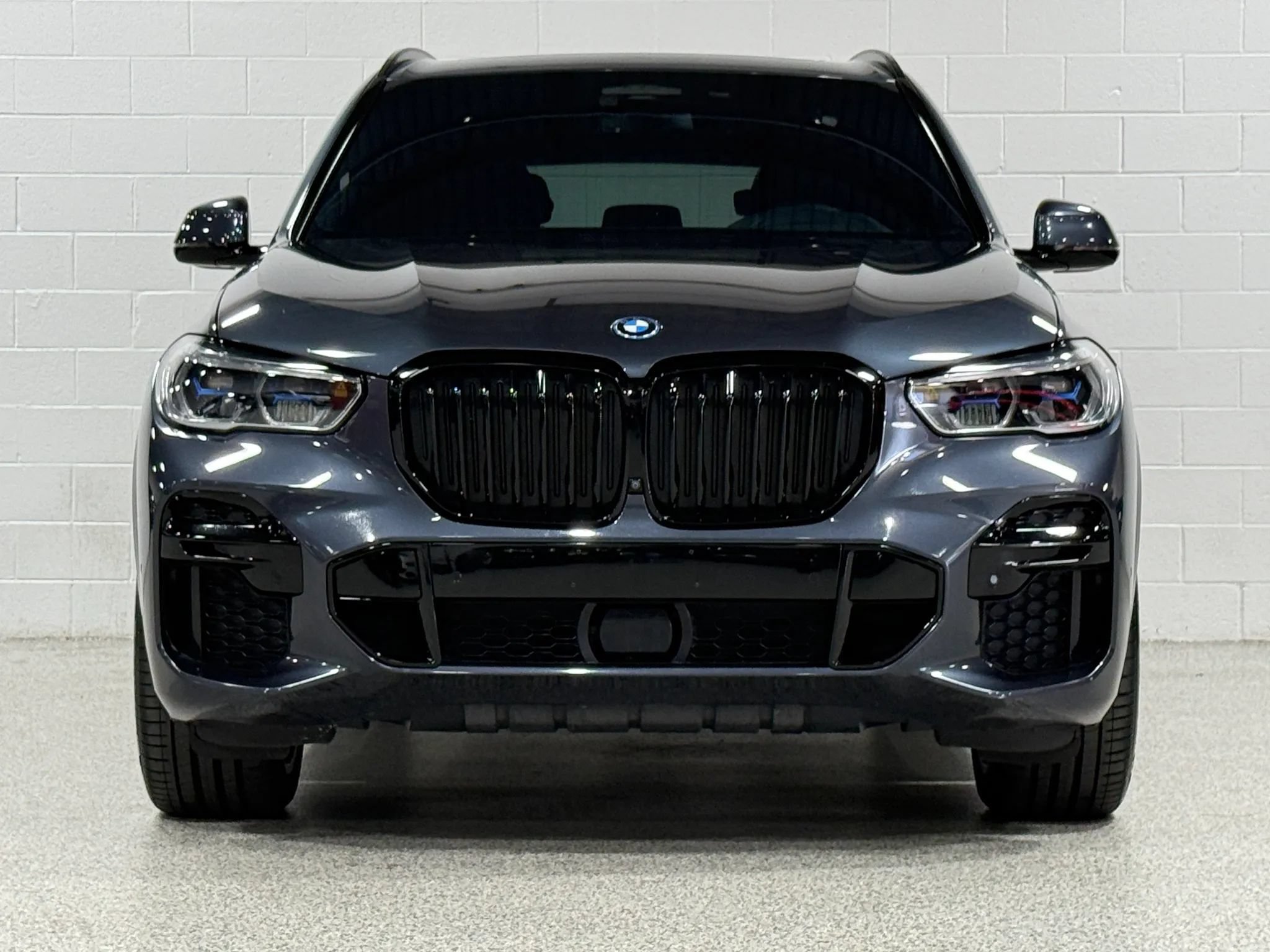 Used 2022 BMW X5 xDrive45e w/ M Sport Package AWD/4WD image 3