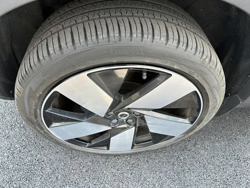 Used 2023 Volvo XC40 Recharge Ultimate w/ Protection Package Premier AWD/4WD image 8