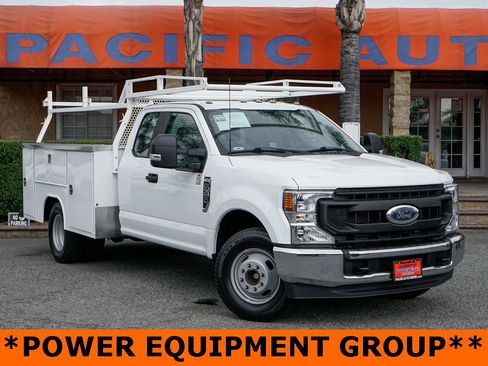 Used 2022 Ford F350 XL w/ Power Equipment Group image 2