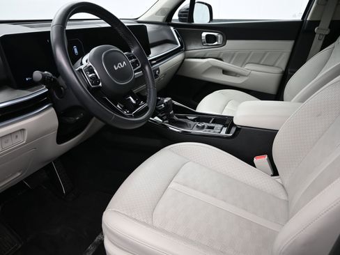 Used 2025 Kia Sorento SX image 10