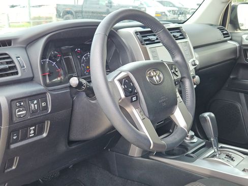 Used 2021 Toyota 4Runner Trail Special Edition AWD/4WD image 10