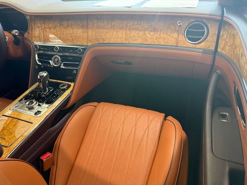 Used 2020 Bentley Flying Spur W12 image 33
