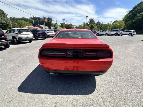 Used 2022 Dodge Challenger GT RWD image 7